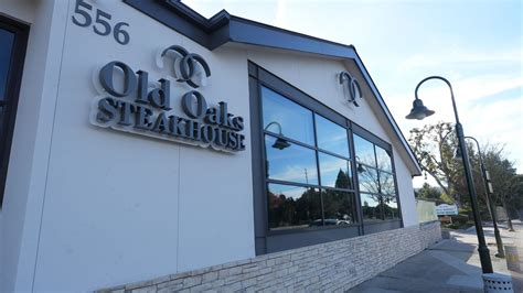 oak steakhouse jobs in Cloverdale, IL .